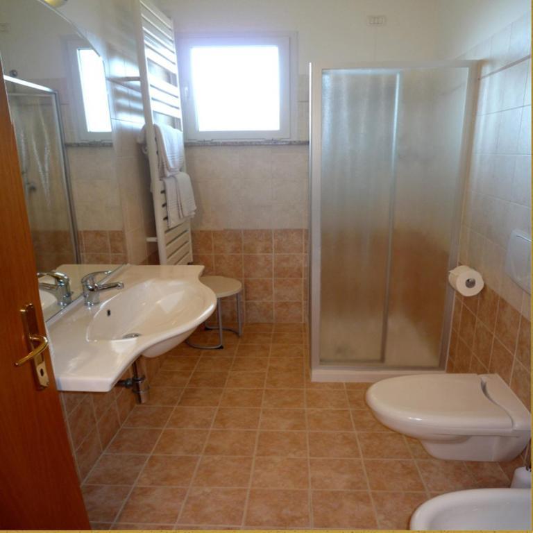 Residence Miralago Rooms & Apartments Manerba del Garda Habitación foto